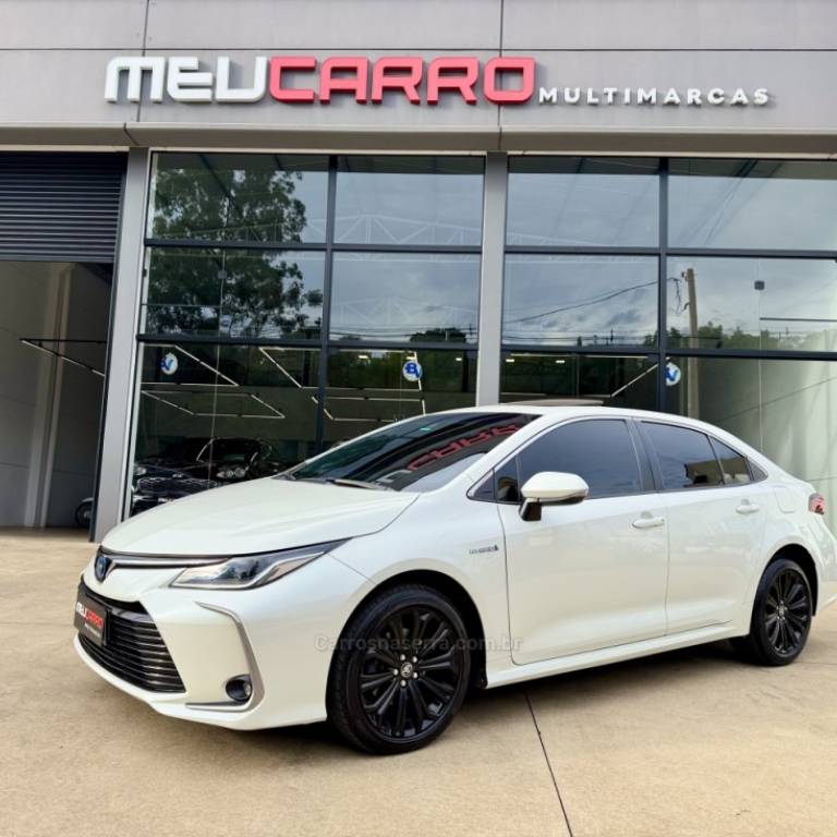 TOYOTA - COROLLA - 2021/2021 - Branca - R$ 139.900,00