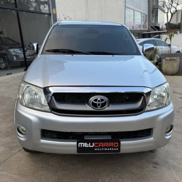TOYOTA - HILUX - 2008/2009 - Prata - R$ 89.900,00