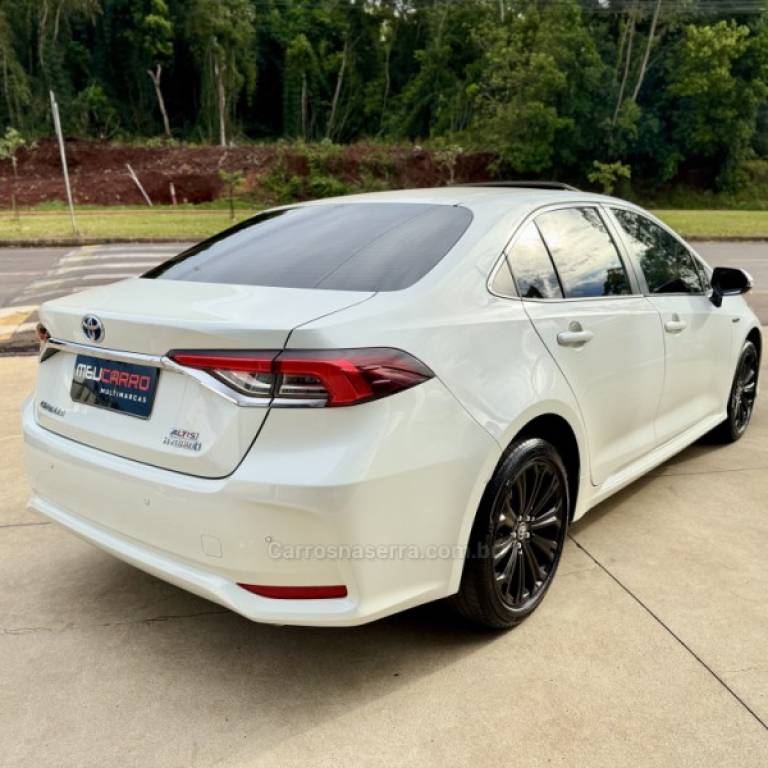 TOYOTA - COROLLA - 2021/2021 - Branca - R$ 139.900,00
