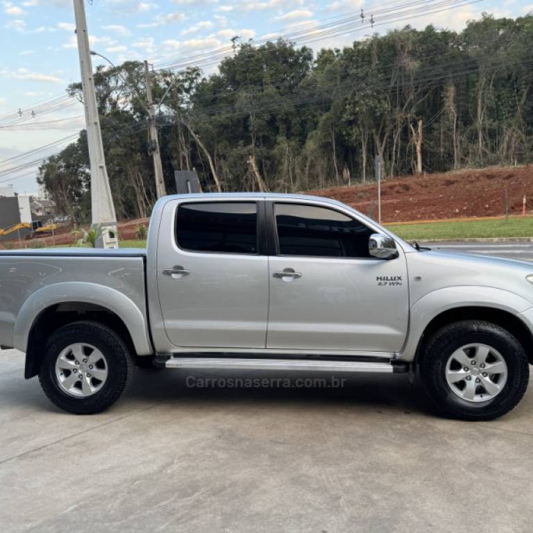 TOYOTA - HILUX - 2008/2009 - Prata - R$ 89.900,00