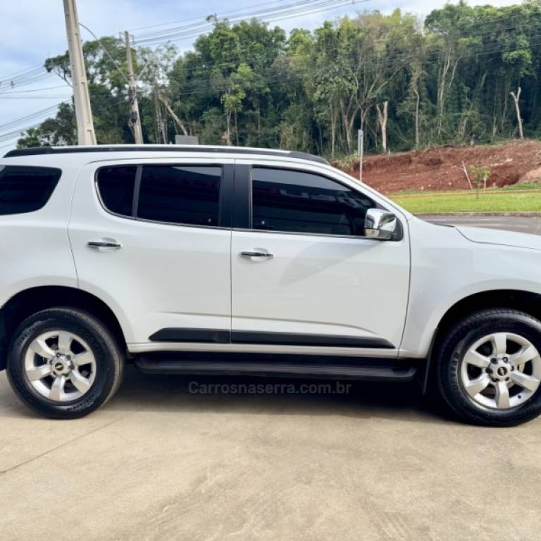 CHEVROLET - TRAILBLAZER - 2013/2013 - Branca - R$ 118.900,00