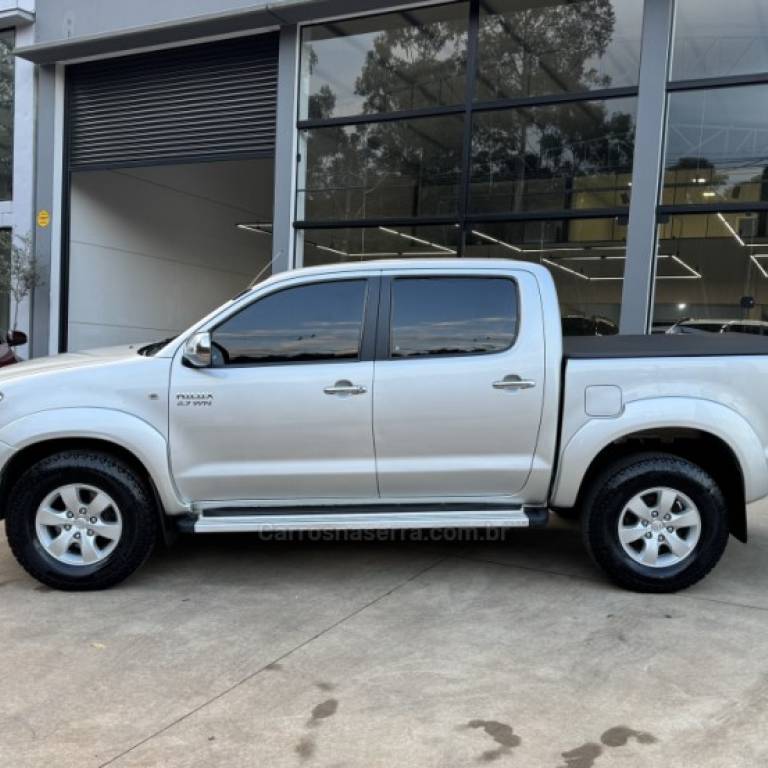 TOYOTA - HILUX - 2008/2009 - Prata - R$ 89.900,00