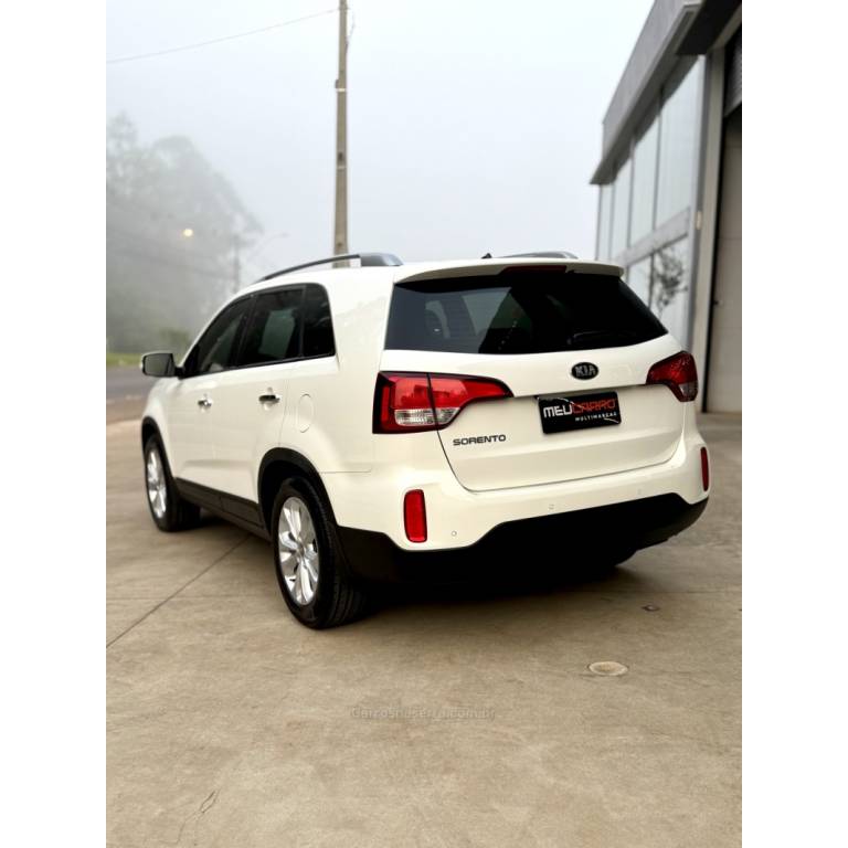KIA MOTORS - SORENTO - 2014/2015 - Branca - Sob Consulta