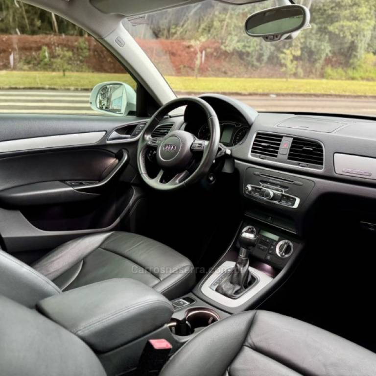 AUDI - Q3 - 2012/2013 - Branca - R$ 88.900,00