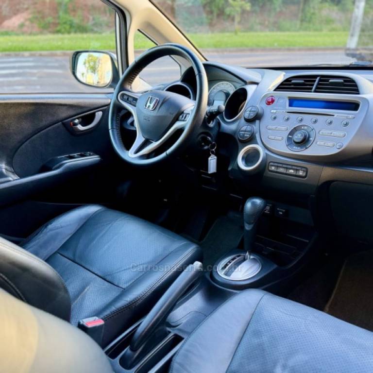 HONDA - FIT - 2009/2009 - Prata - R$ 47.900,00