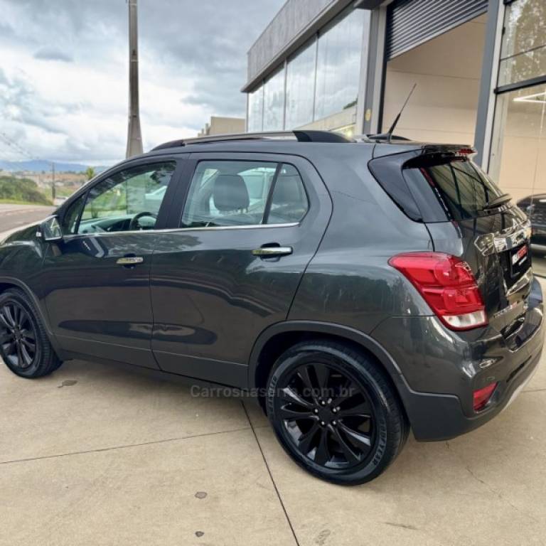 CHEVROLET - TRACKER - 2018/2019 - Cinza - R$ 93.900,00