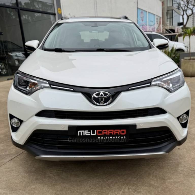 TOYOTA - RAV4 - 2018/2018 - Branca - R$ 129.900,00