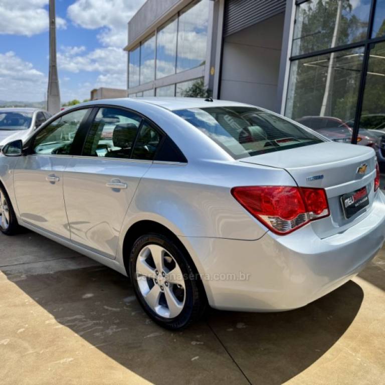 CHEVROLET - CRUZE - 2012/2012 - Prata - R$ 58.900,00