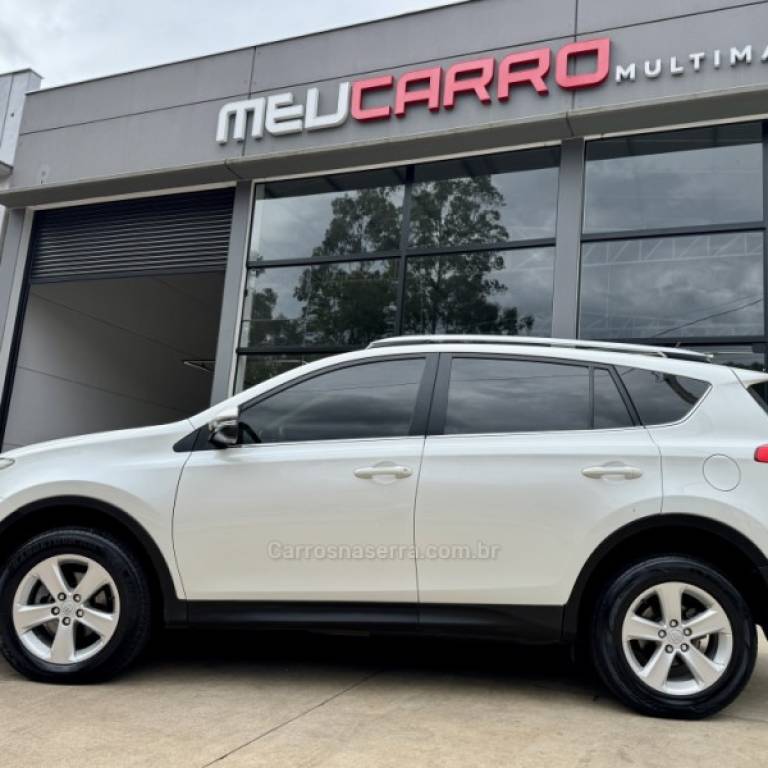 TOYOTA - RAV4 - 2013/2013 - Branca - R$ 88.900,00