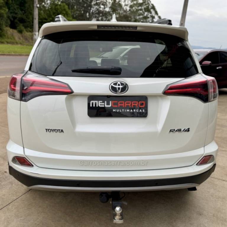 TOYOTA - RAV4 - 2018/2018 - Branca - R$ 129.900,00
