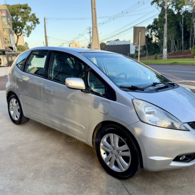HONDA - FIT - 2009/2009 - Prata - R$ 47.900,00