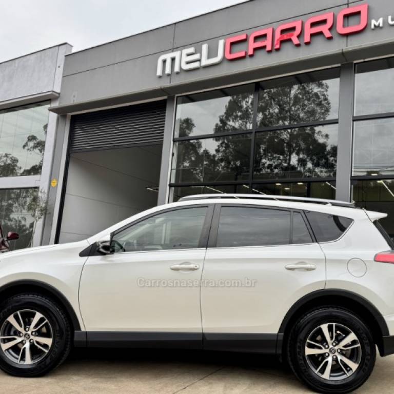 TOYOTA - RAV4 - 2018/2018 - Branca - R$ 129.900,00