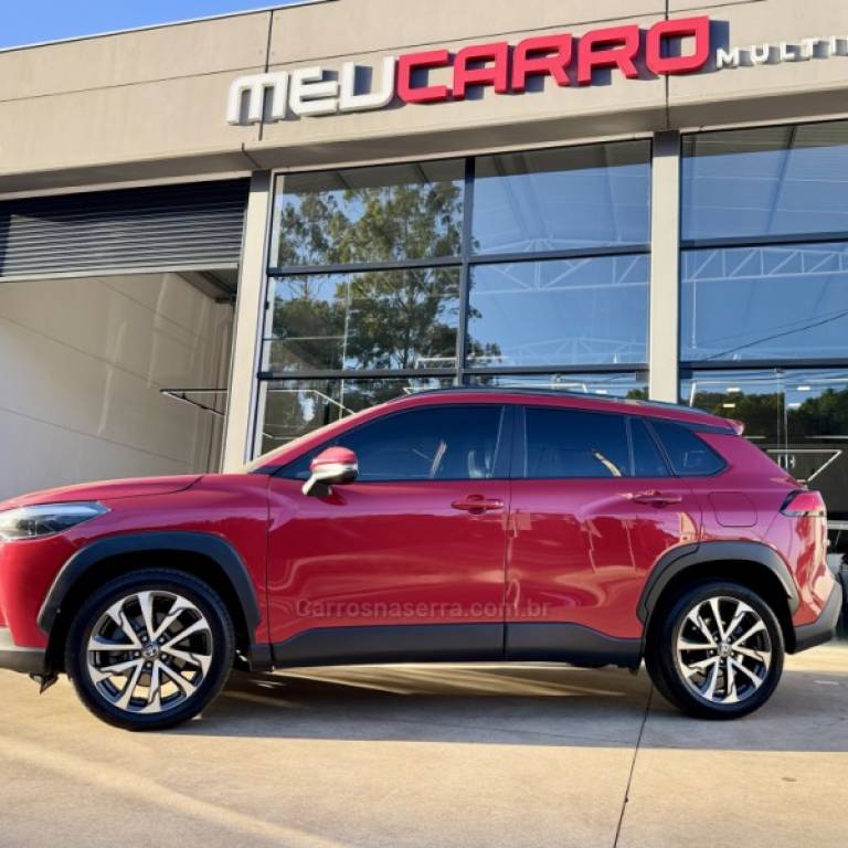 TOYOTA - COROLLA - 2021/2022 - Vermelha - R$ 139.900,00