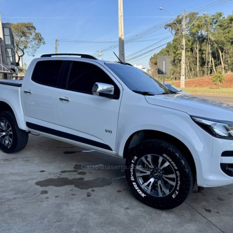 CHEVROLET - S10 - 2018/2018 - Branca - Sob Consulta
