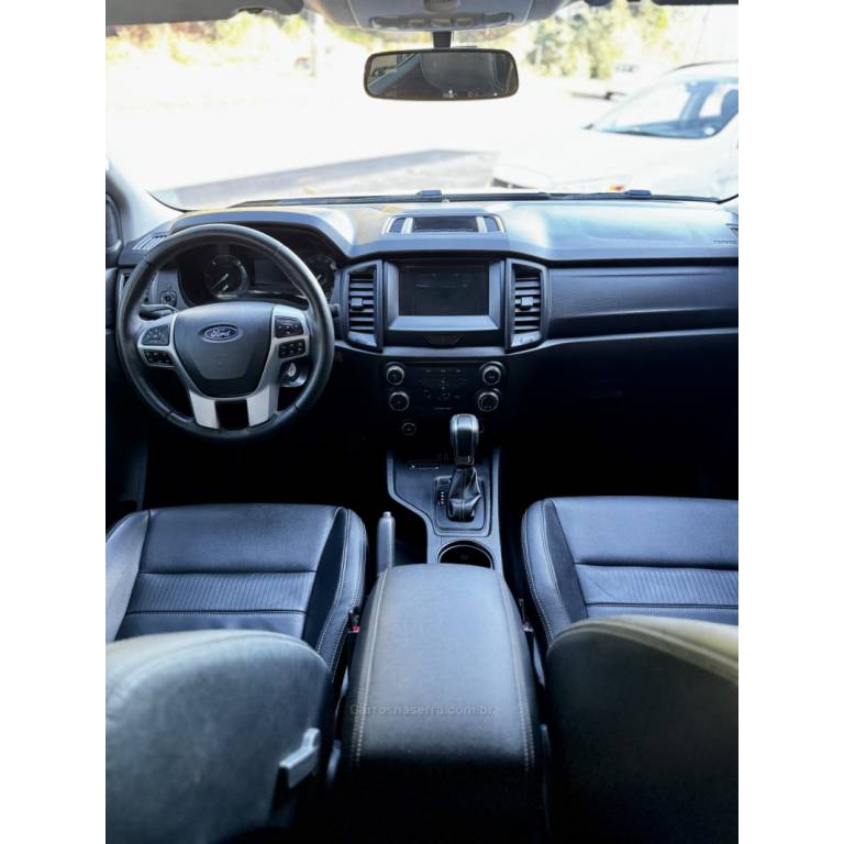 FORD - RANGER - 2022/2023 - Preta - R$ 169.900,00