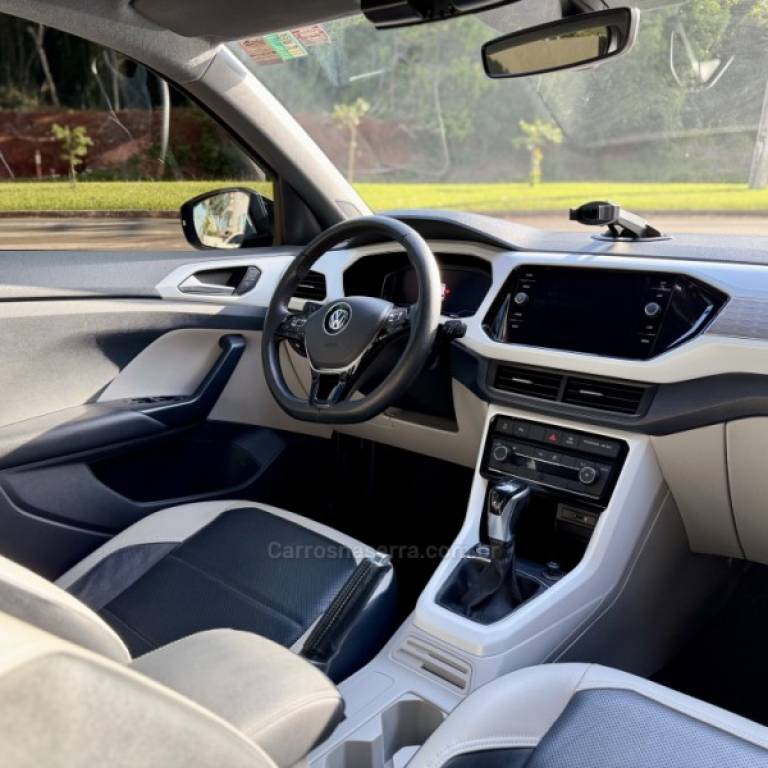 VOLKSWAGEN - T-CROSS - 2020/2020 - Cinza - R$ 109.900,00