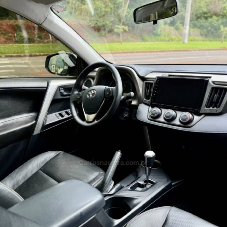 TOYOTA - RAV4 - 2013/2013 - Branca - R$ 88.900,00