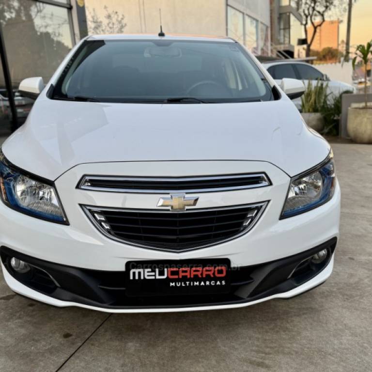CHEVROLET - PRISMA - 2016/2016 - Branca - R$ 59.900,00