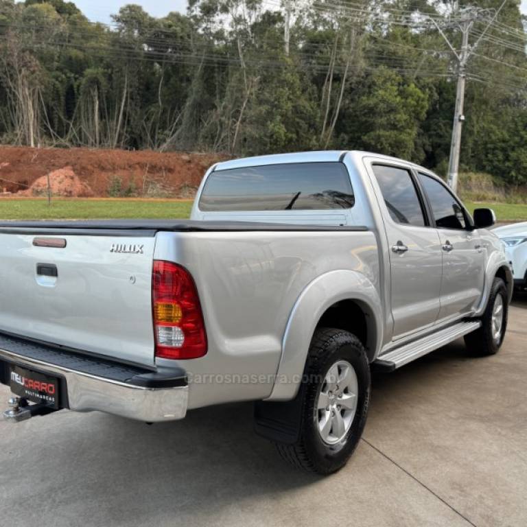 TOYOTA - HILUX - 2008/2009 - Prata - R$ 89.900,00