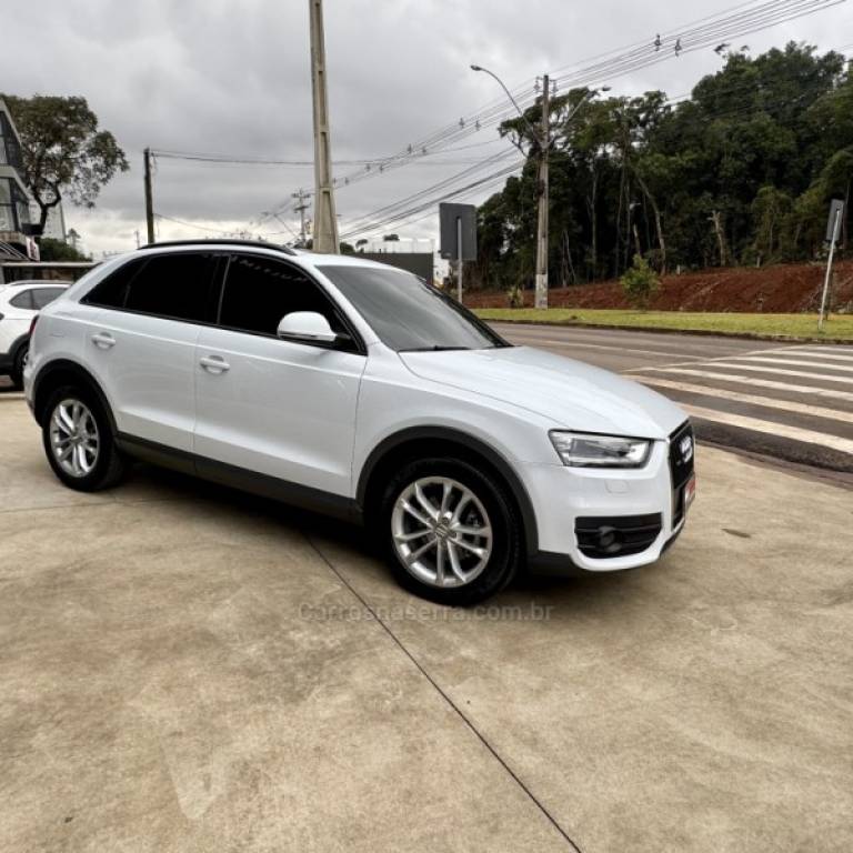 AUDI - Q3 - 2012/2013 - Branca - R$ 88.900,00