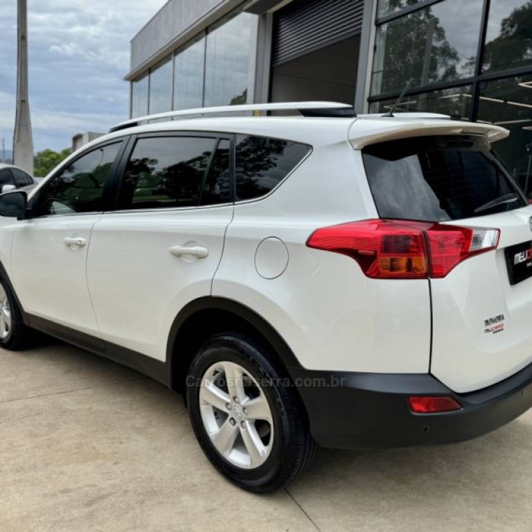 TOYOTA - RAV4 - 2013/2013 - Branca - R$ 88.900,00