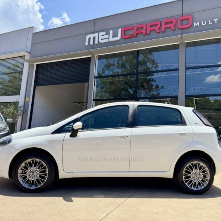 FIAT - PUNTO - 2014/2015 - Branca - R$ 45.900,00