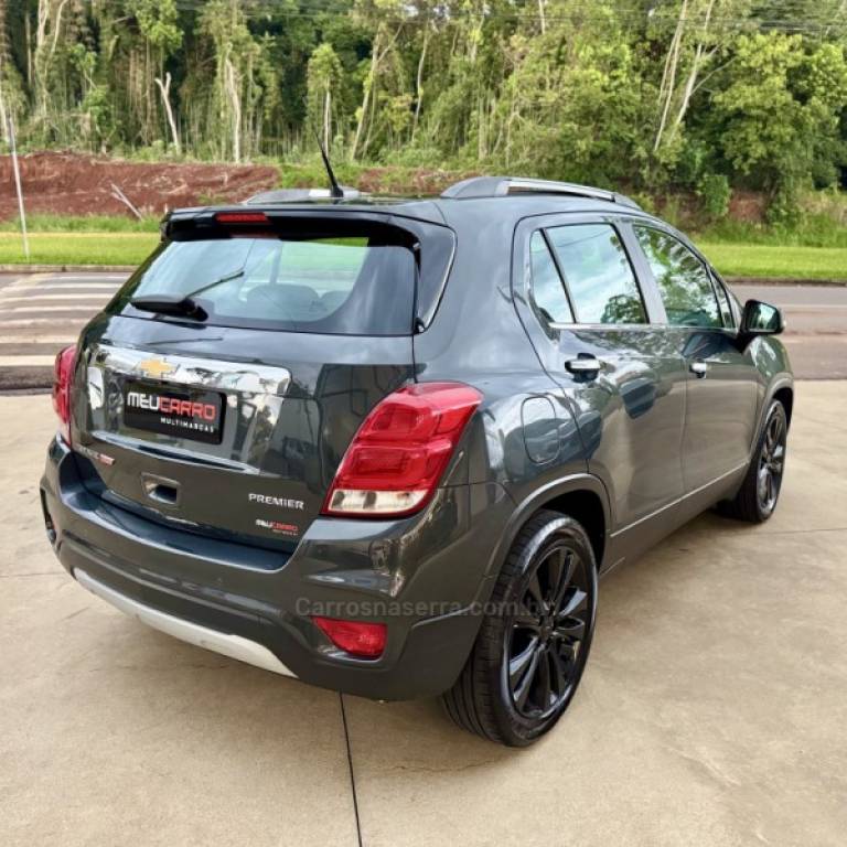 CHEVROLET - TRACKER - 2018/2019 - Cinza - R$ 93.900,00