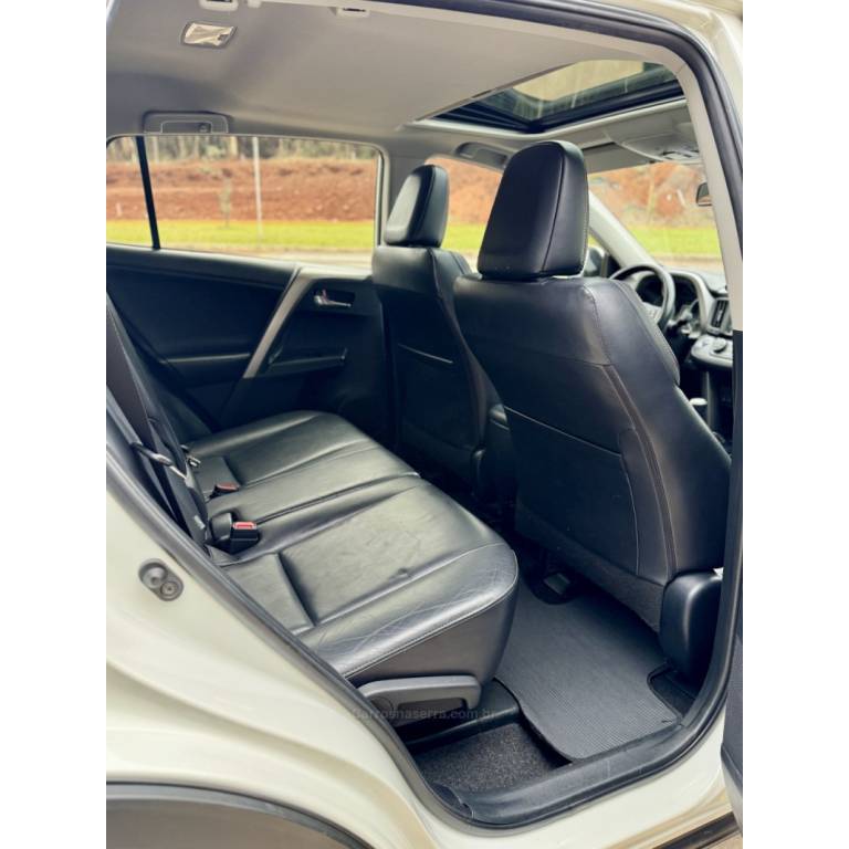 TOYOTA - RAV4 - 2018/2018 - Branca - R$ 129.900,00