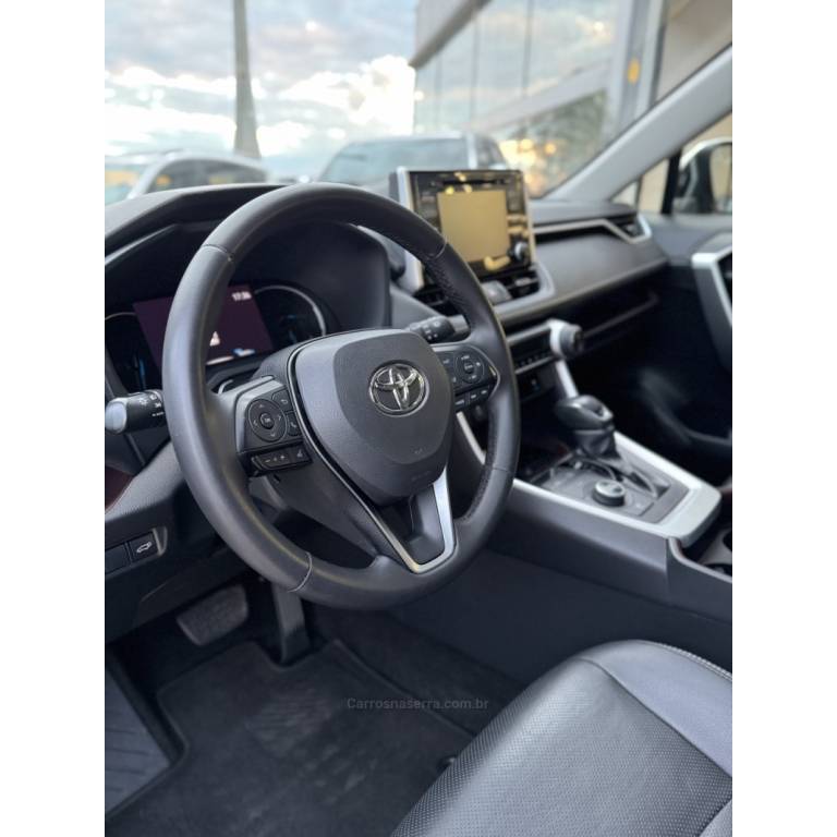 TOYOTA - RAV4 - 2019/2019 - Branca - R$ 169.900,00