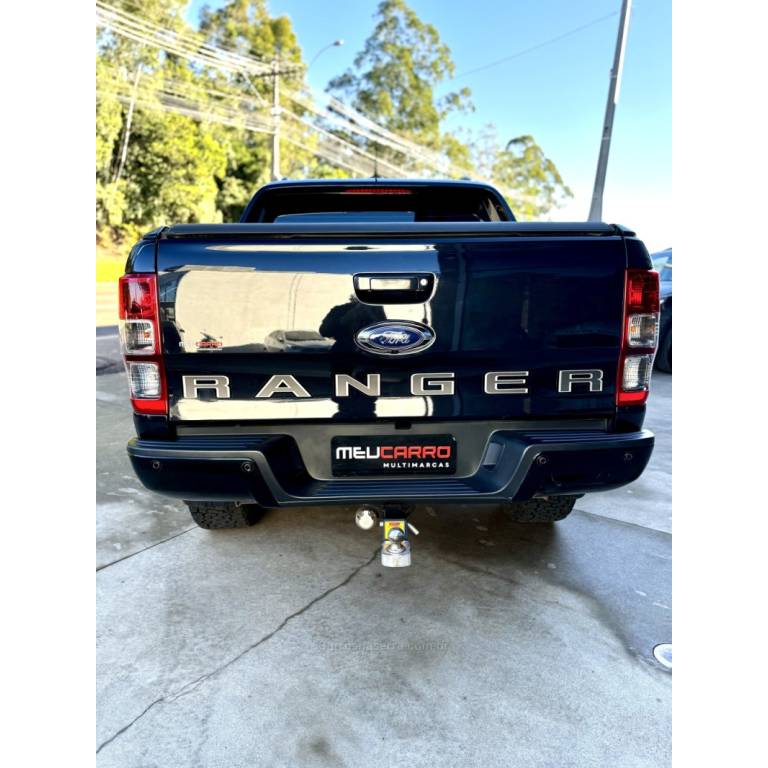 FORD - RANGER - 2022/2023 - Preta - R$ 169.900,00