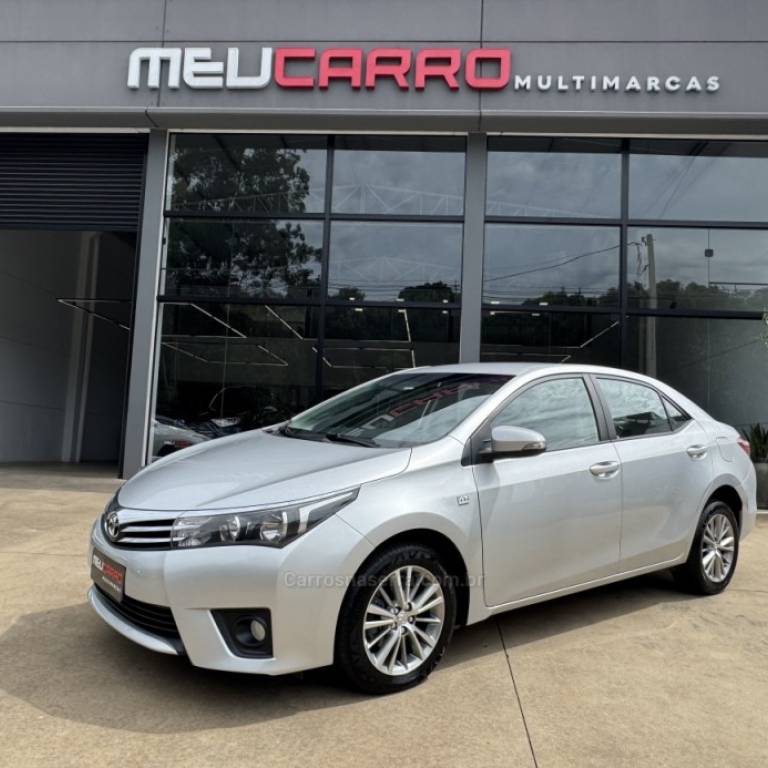 TOYOTA - COROLLA - 2014/2015 - Prata - R$ 89.900,00