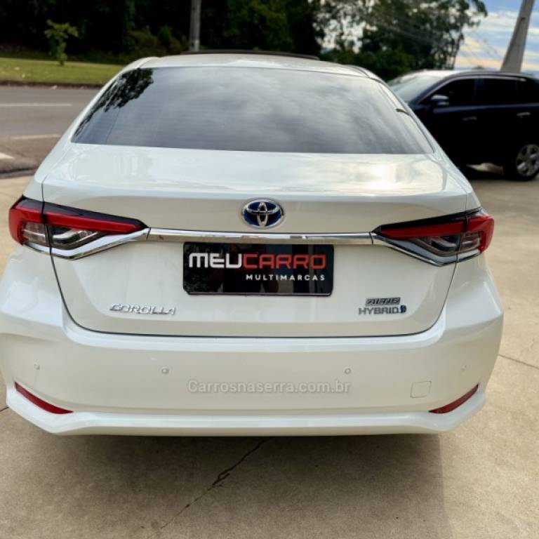 TOYOTA - COROLLA - 2021/2021 - Branca - R$ 139.900,00