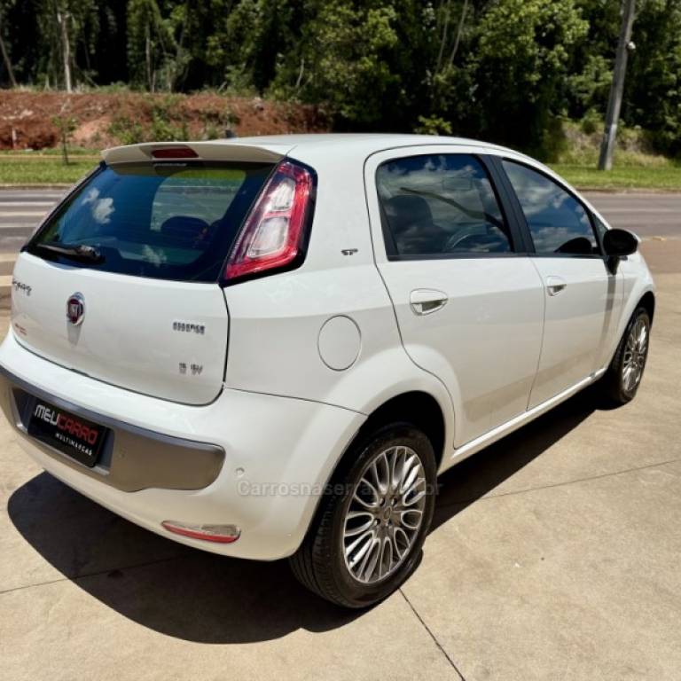 FIAT - PUNTO - 2014/2015 - Branca - R$ 45.900,00